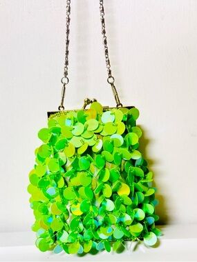 NWOT Green Sequin Cluster Kiss-Lock Evening Bag